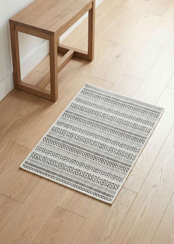2' x 3' Easy-Clean Striped Indoor / Outdoor Rug