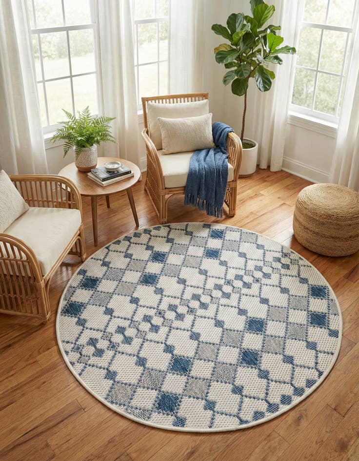 Detail image of 4' x 4'  Washable Trellis Indoor / Outdoor Round Rug
