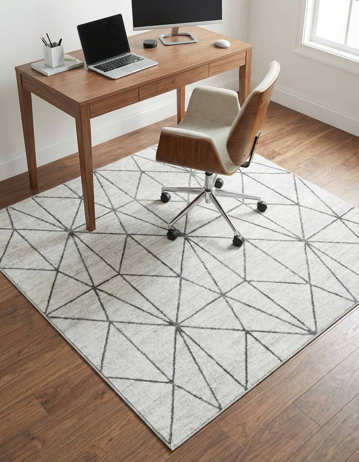 Detail image of 5' 3 x 5' 3 Lattice Trellis Square Rug