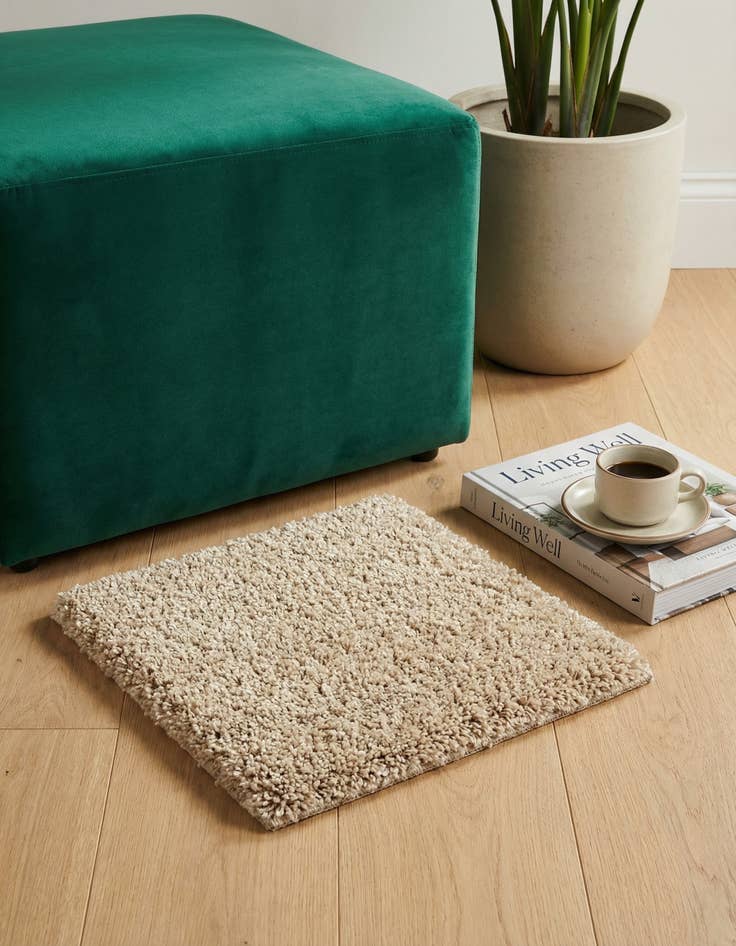 Detail image of 1' x 1' Solid Shag Sample Rug