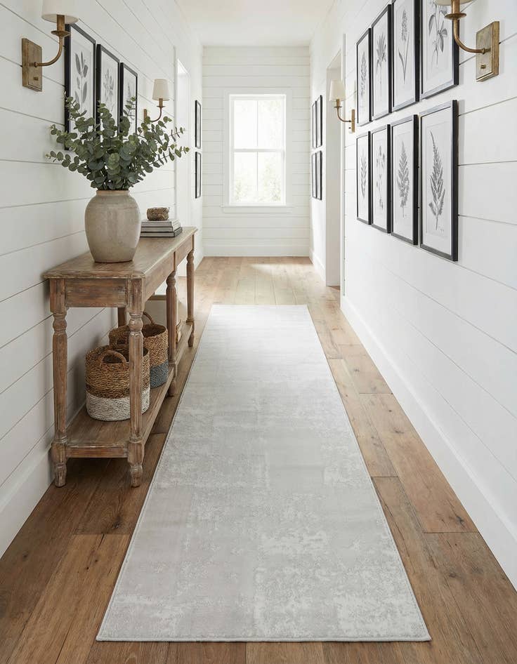 Detail image of 2' 7 x 12' Finsbury Runner Rug