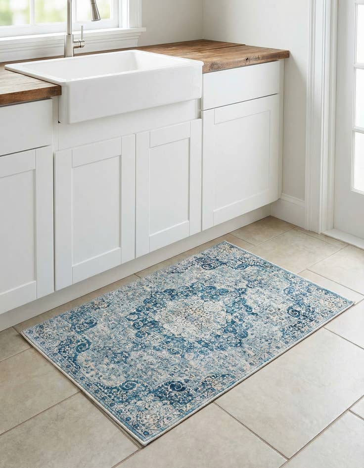 Detail image of 2' x 3' Newport Rug