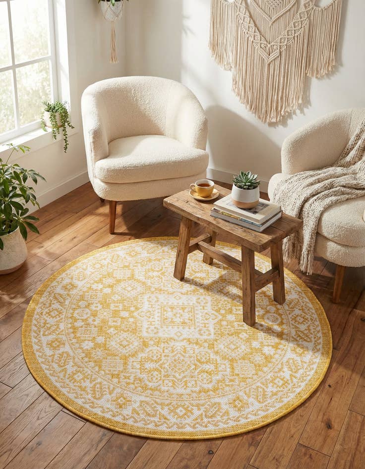 Detail image of 4' x 4'  Washable Aztec Indoor / Outdoor Round Rug