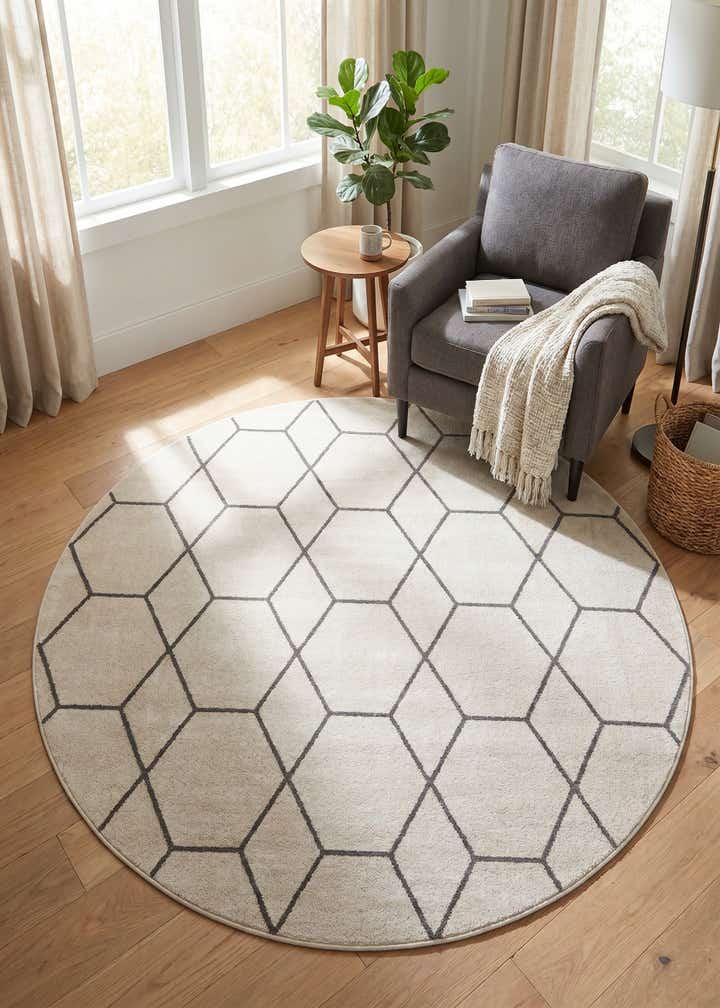 7' 10 x 7' 10 Trellis Frieze Round Rug