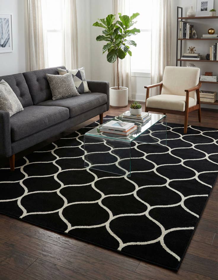 Detail image of 7' x 10' Lattice Frieze Rug