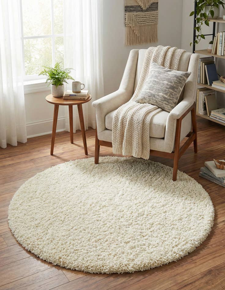 Detail image of 4' x 4' Solid Shag Round Rug