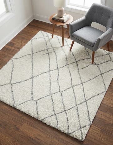 5' 3 x 5' 3 Soft Touch Shag Square Rug