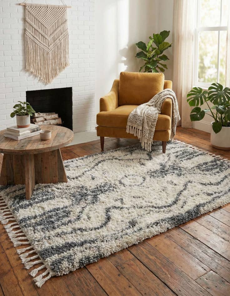 Detail image of 4' x 6' Lagom Shag Rug