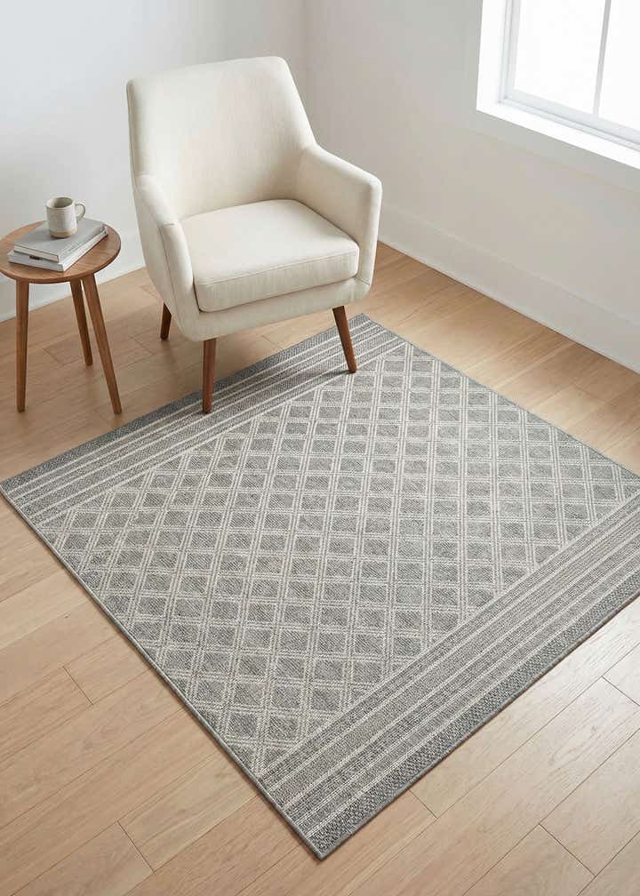 5' 1 x 5' 1 Easy-Clean Trellis Indoor / Outdoor Square Rug