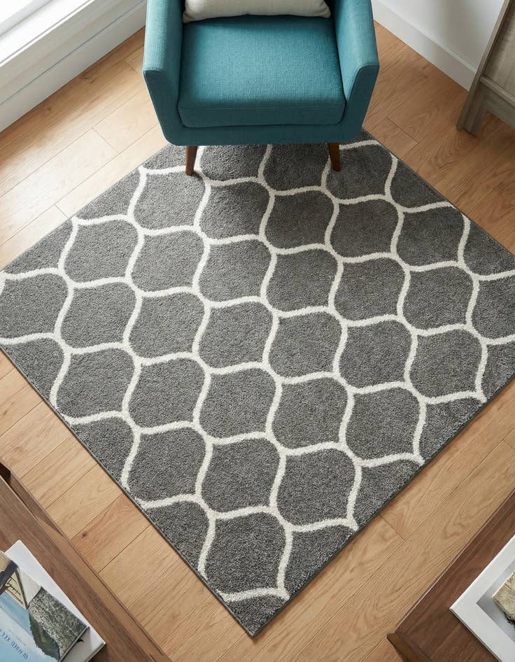 Detail image of 4' x 4' Lattice Frieze Square Rug