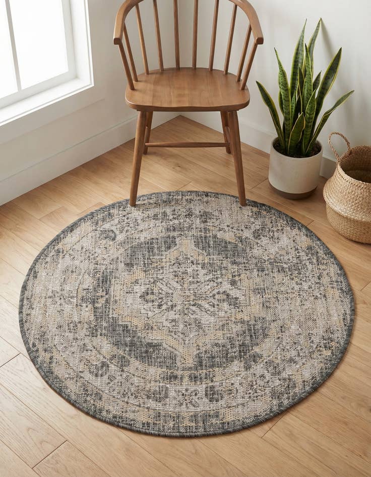 Detail image of 3' x 3' Easy-Clean Traditional Indoor / Outdoor Round Rug
