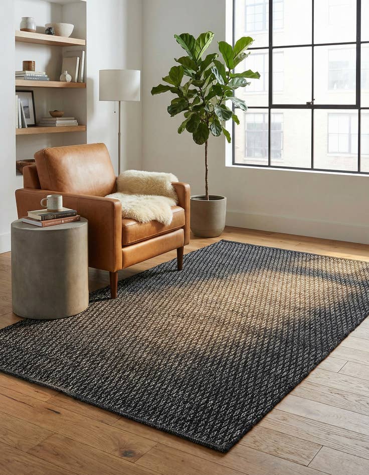 Detail image of 5' 1 x 8' Hand Woven Lattice Wool Rug