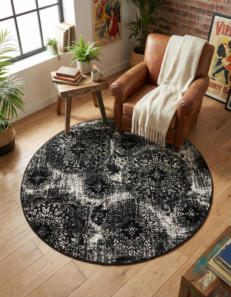 Detail image of 7' x 7' Monte Carlo Round Rug