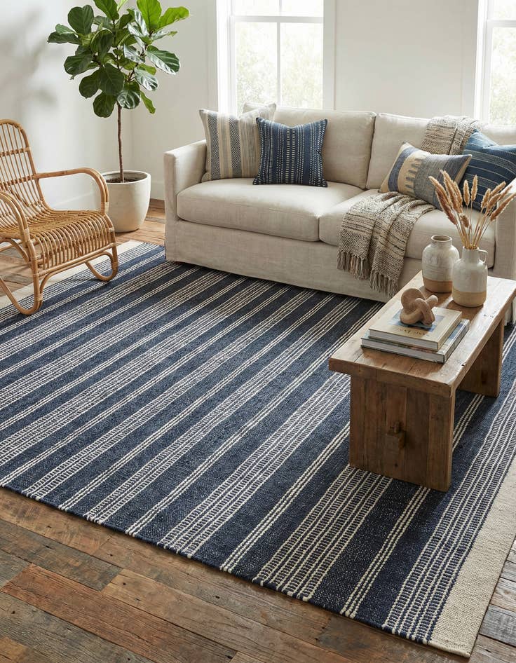 Detail image of 7' 10 x 10'  Hand Woven Lariat Rug