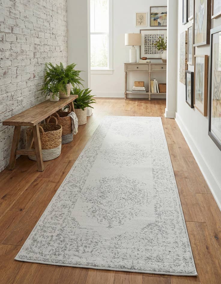 Detail image of 2' 7 x 10' Oxford Runner Rug