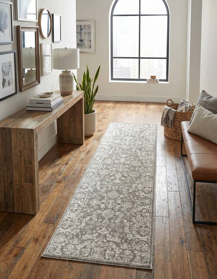 Detail image of Jill Zarin 2' 2 x 6' Uptown Central Park Runner Rug