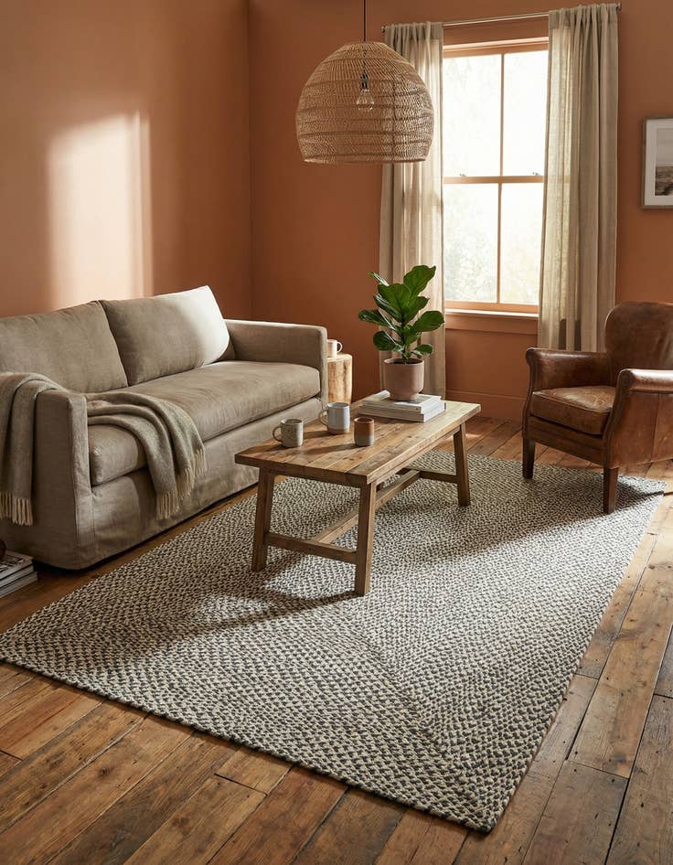 Detail image of 5' 1 x 8'  Hand Tweed Braided Jute Rug