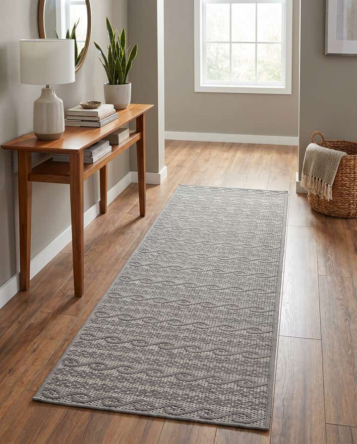 2' 2 x 6' Easy-Clean Modern Indoor / Outdoor Runner Rug