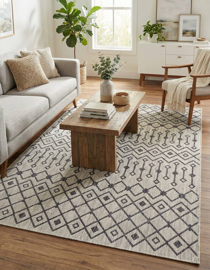 Detail image of 7' x 10'  Washable Trellis Indoor / Outdoor Rug