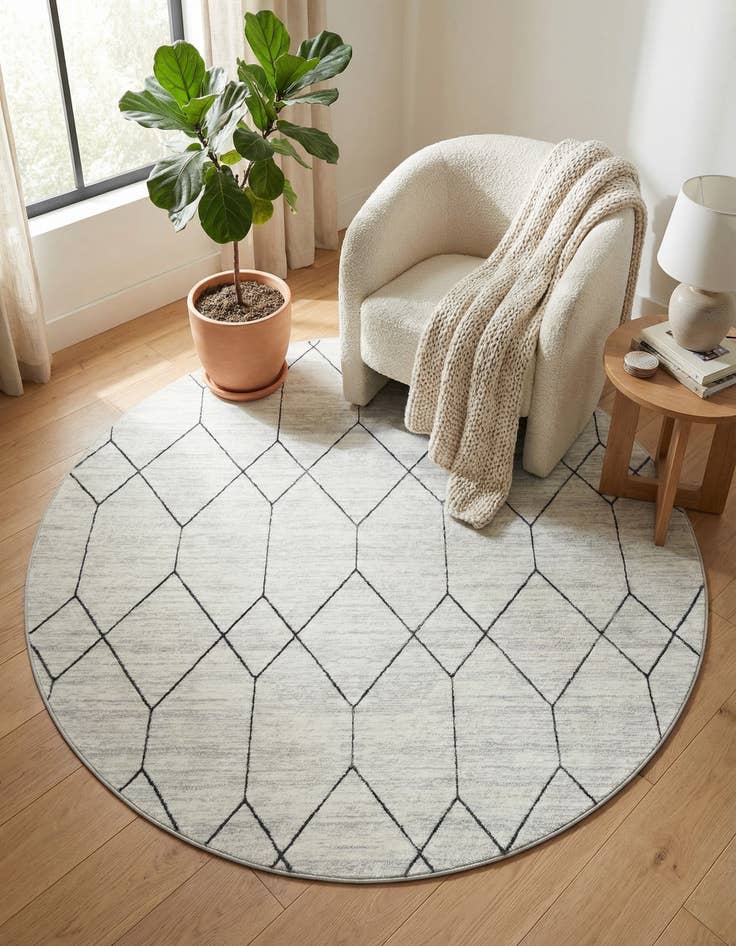 Detail image of  8' x 8' Lattice Trellis Round Rug