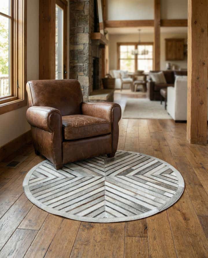 4' 1 x 4' 1 Cowhide Leather Round Rug