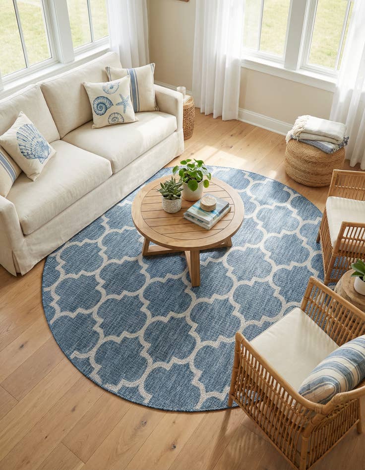 Detail image of 7' 10 x 7' 10 Washable Lattice Indoor / Outdoor Round Rug
