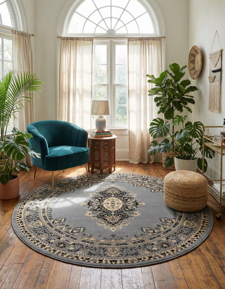 Detail image of 7' 10 x 7' 10 Mashad Design Round Rug