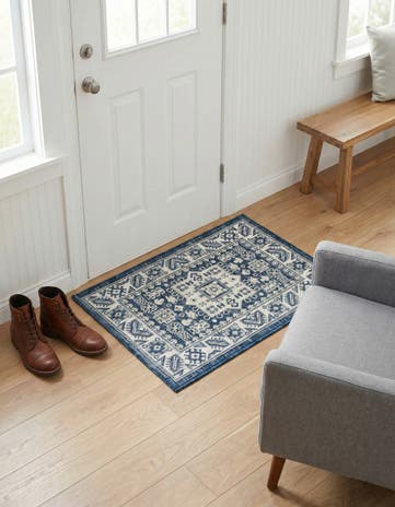 2' x 3' Easy-Clean Aztec Indoor / Outdoor Rug