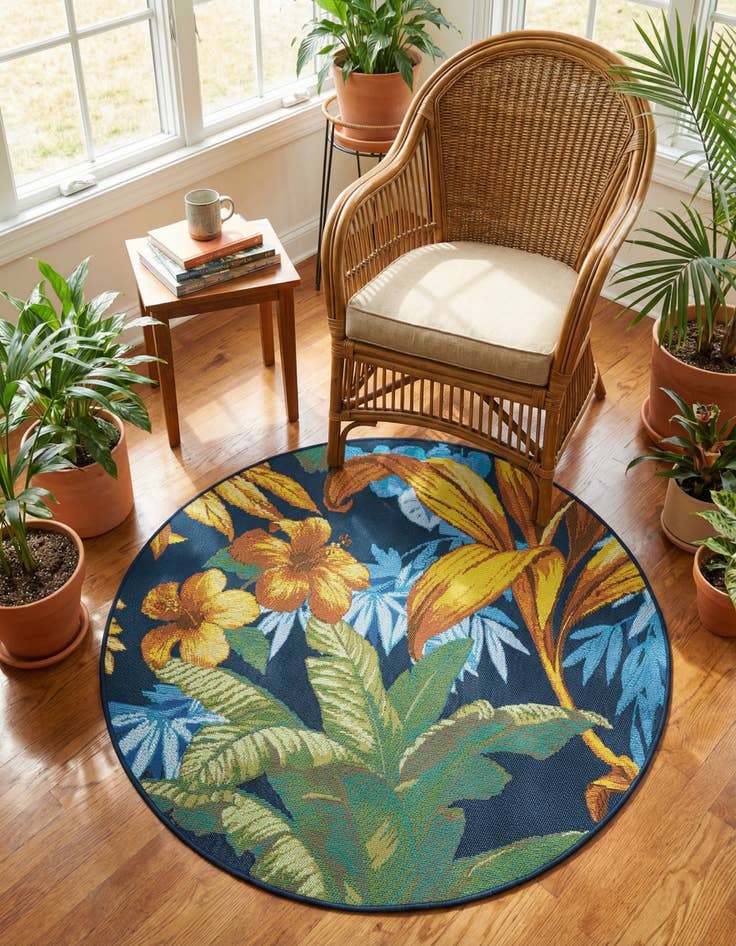 Detail image of 3' x 3' Washable Botanical Indoor / Outdoor Round Rug