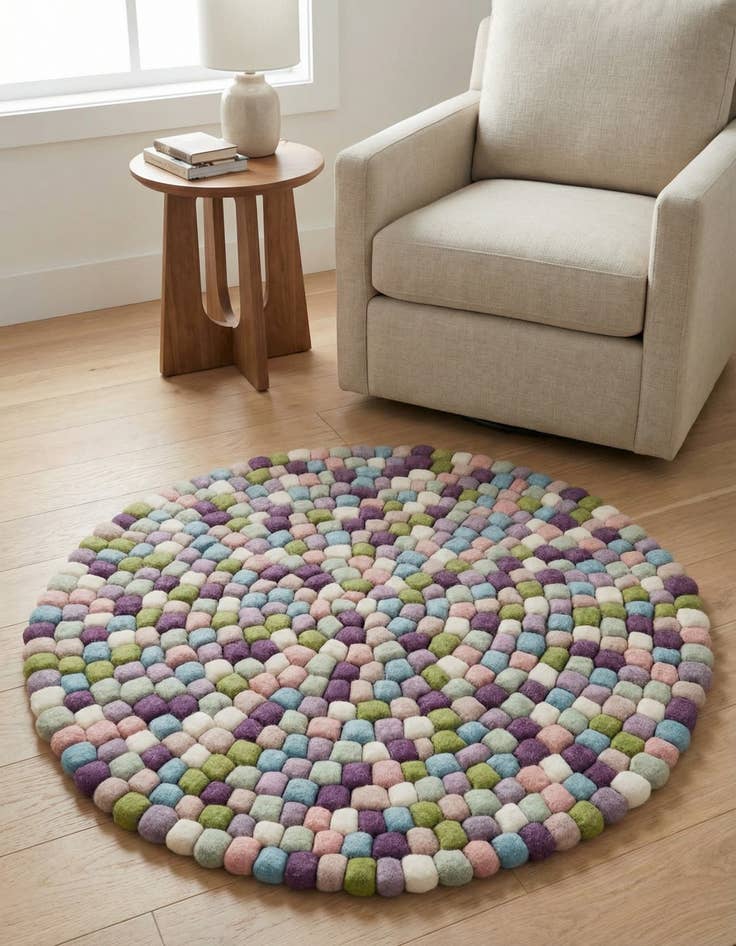 Detail image of 3' 1 x 3' 1 Felt Ball Wool Round Rug