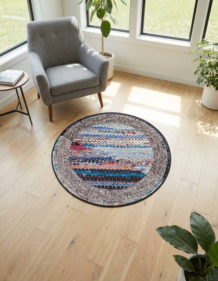 Detail image of 3' x 3' Washable Modern Indoor / Outdoor Round Rug