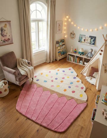 5' 4 x 6' 1 Happy Rugs Cupcake Wool