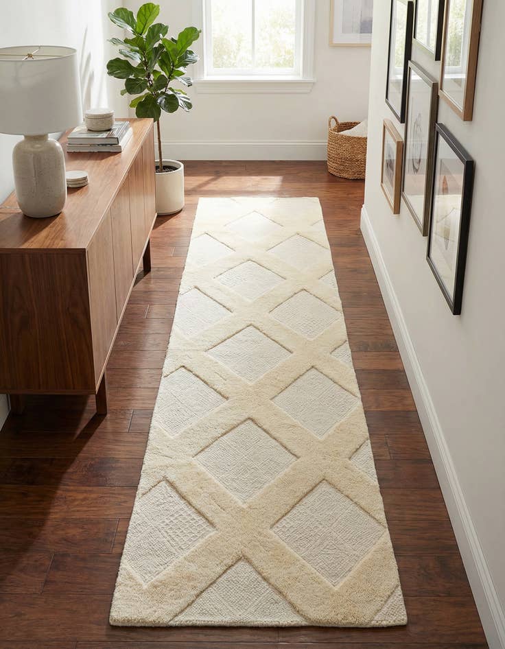 Detail image of 2' 7 x 10' Hand Woven Lattice Wool Runner Rug