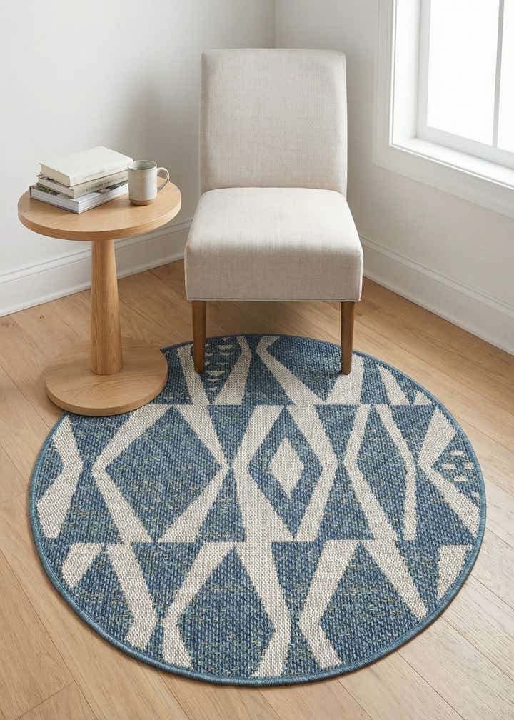 3' 3 x 3' 3 Easy-Clean Baja Indoor / Outdoor Round Rug