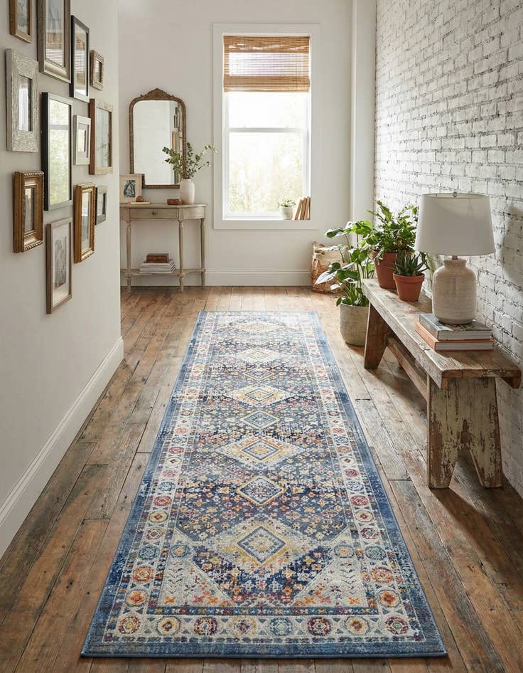 Detail image of 2' 7 x 9' 10 Budapest Runner Rug