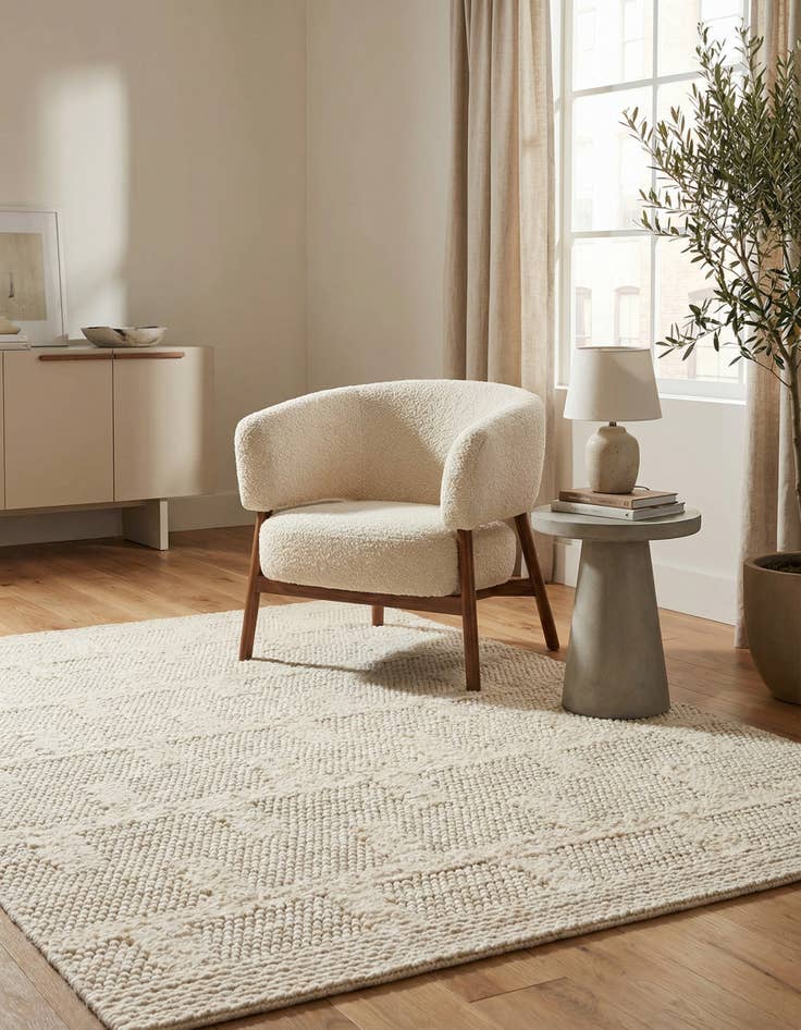 Detail image of 5' 1 x 8' Hand Woven Lana New Zealand Wool Rug