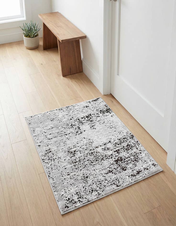 Detail image of 2' 2 x 3' Leipzig Rug