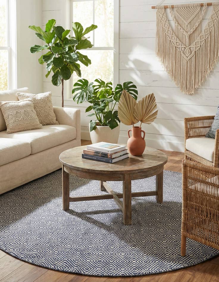 Detail image of 6' 1 x 6' 1  Hand Woven Geo Trellis Flatweave Round Rug