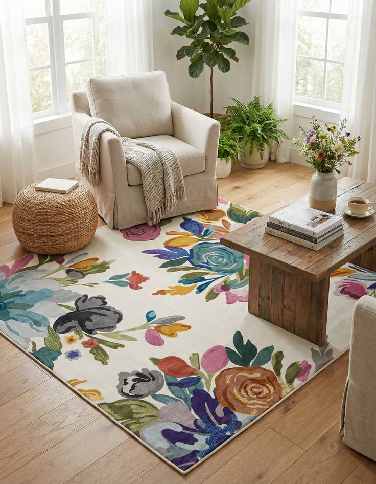 Detail image of 7' 10 x 7' 10 Blossom Square Rug