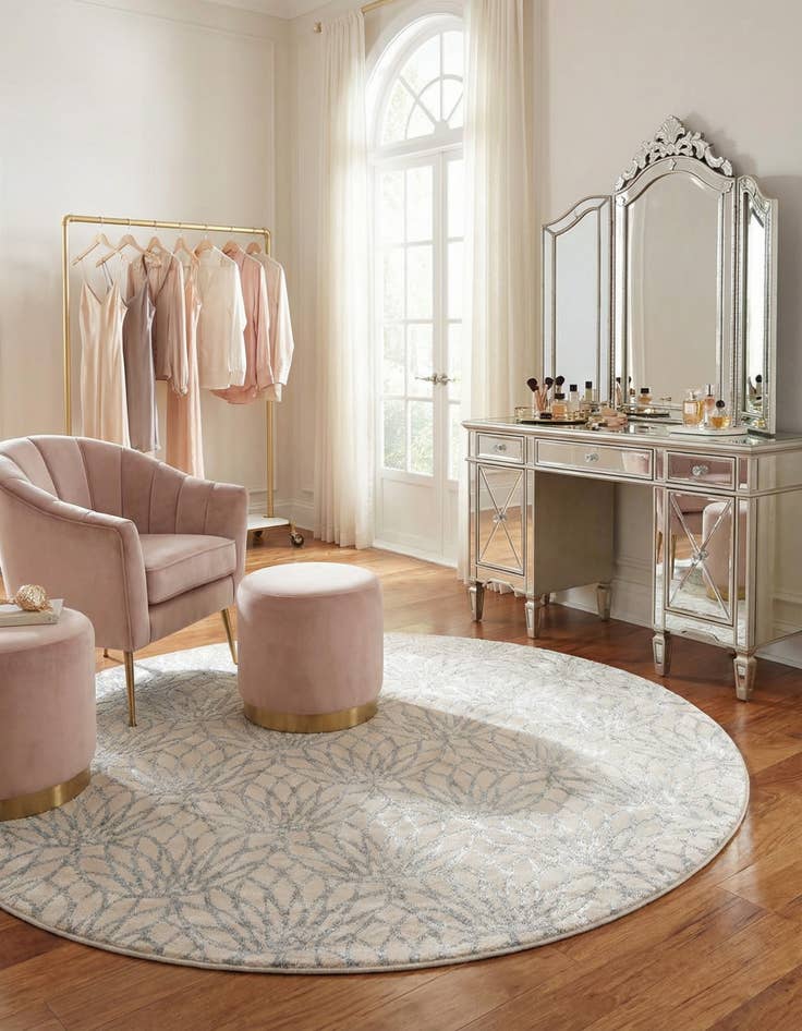 Detail image of 7' 10 x 7' 10 Marilyn Monroe&trade; Glam Dahlia Round Rug