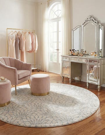 7' 10 x 7' 10 Marilyn Monroe™ Glam Dahlia Round Rug
