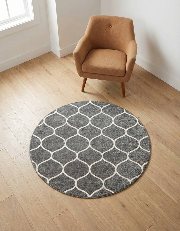Detail image of 3' x 3' Trellis Frieze Round Rug