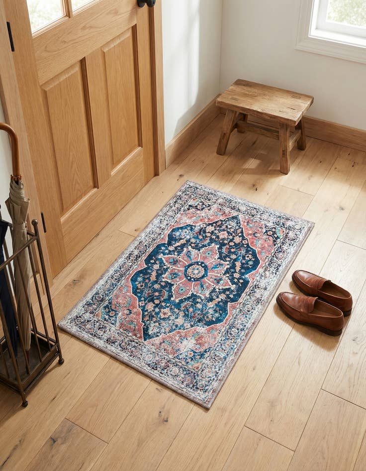 Detail image of 2' x 3' Washable Yara Rug