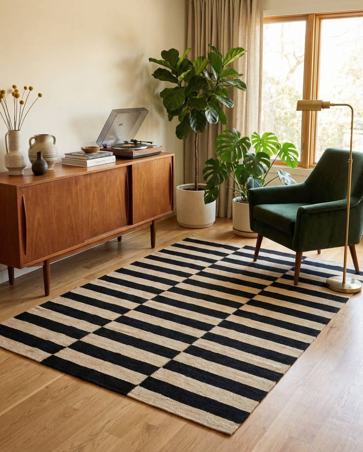 Detail image of 3' 4 x 4' 10 Hand Woven Kilim Modern Wool Rug