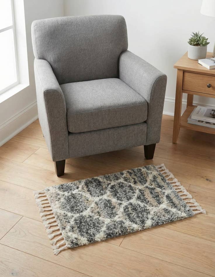 Detail image of 2' 2 x 3' Athena Shag Rug