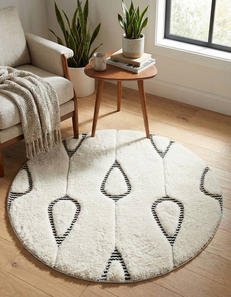 Detail image of  3' x 3' Prismatic Round Rug