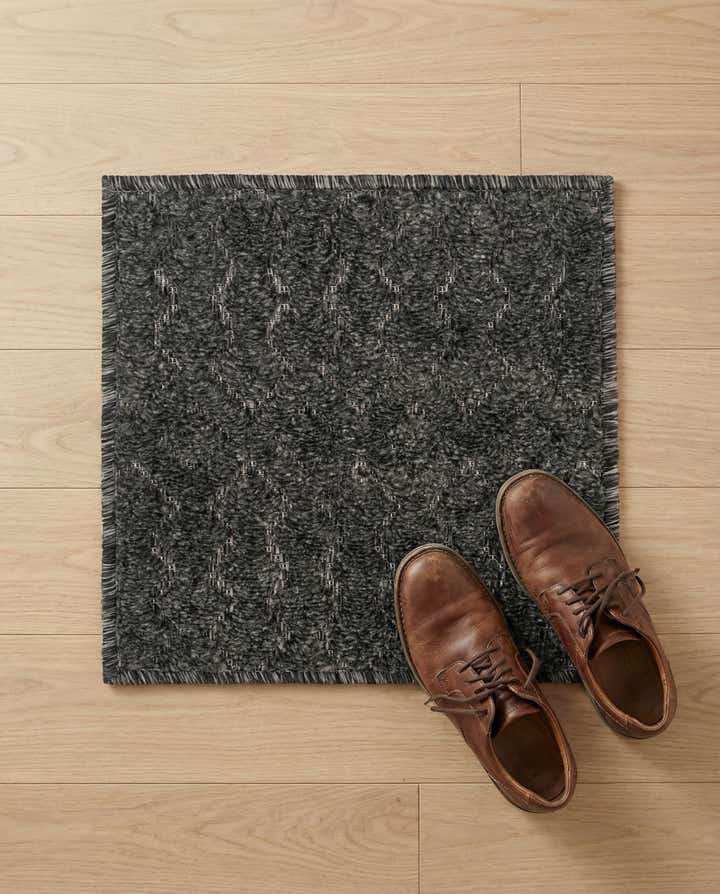 1' 4 x 1' 4 Easy-Clean Trellis Textured Indoor / Outdoor Sample Rug