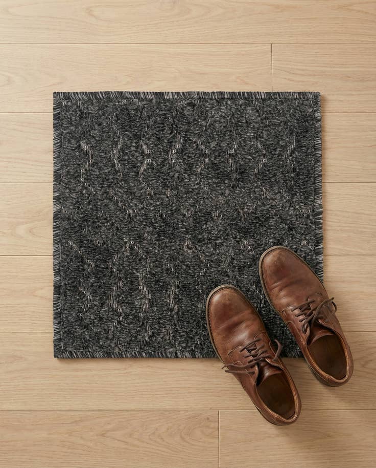Detail image of 1' 4 x 1' 4 Easy-Clean Trellis Textured Indoor / Outdoor Sample Rug