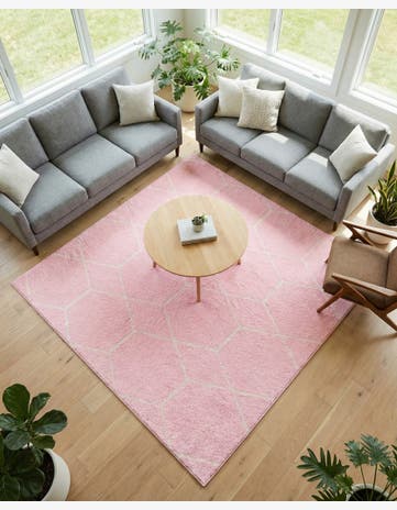 7' 10 x 7' 10 Lattice Frieze Square Rug