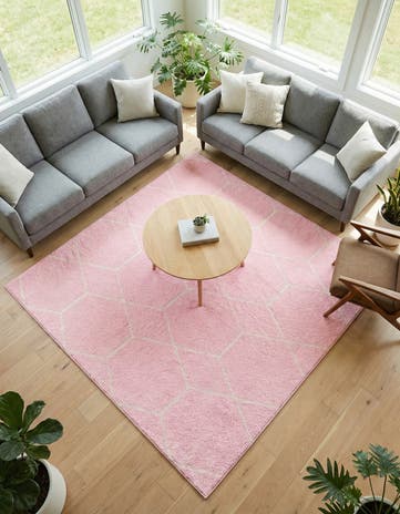 7' 10 x 7' 10 Lattice Frieze Square Rug